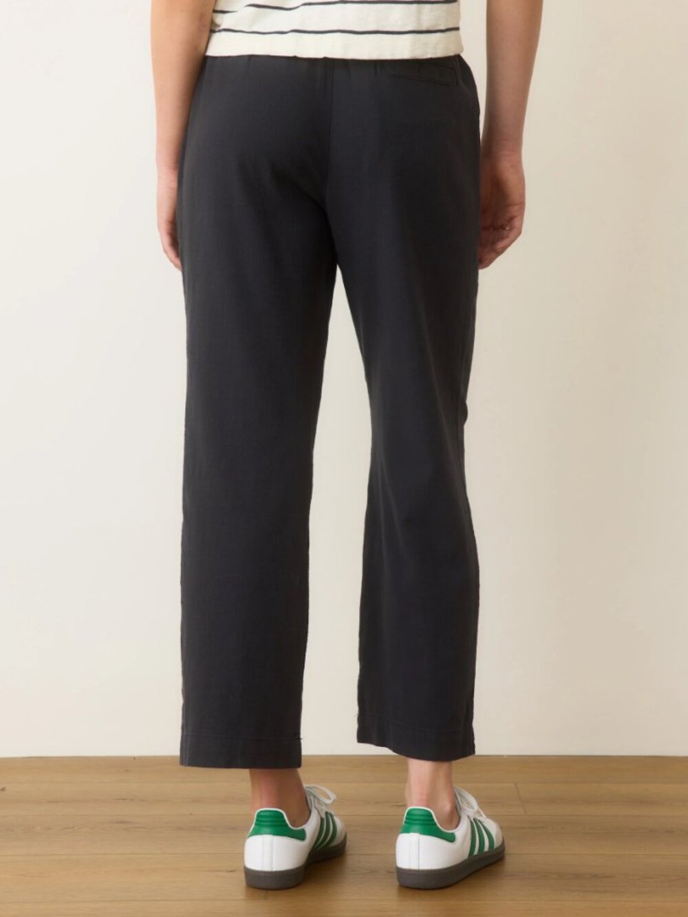 Elle Relaxed Crop Pant in Phantom Charcoal Black Size XS Elastic Waist - Picture 3 of 13